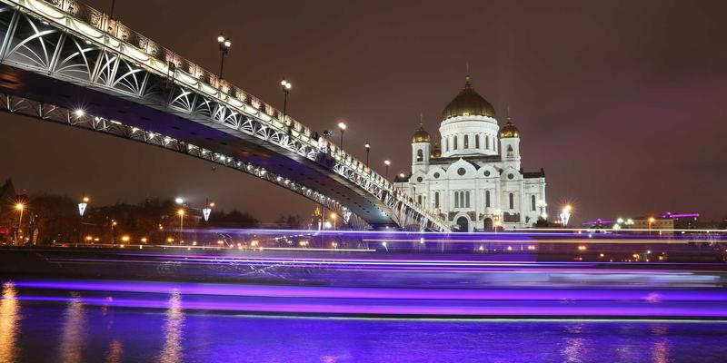 移动医疗车与社区外展：将基础医疗服务带入医疗荒漠地区